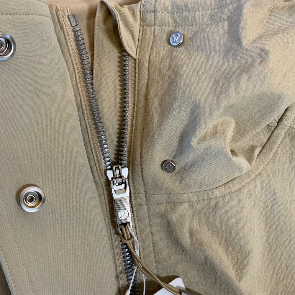 Lululemon Mixed Woven Short-Sleeve Jacket - Picture 16 of 16